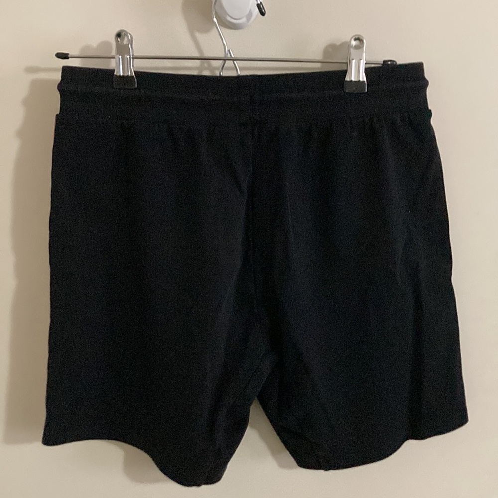 Rise Shorts - Picture 2 of 4